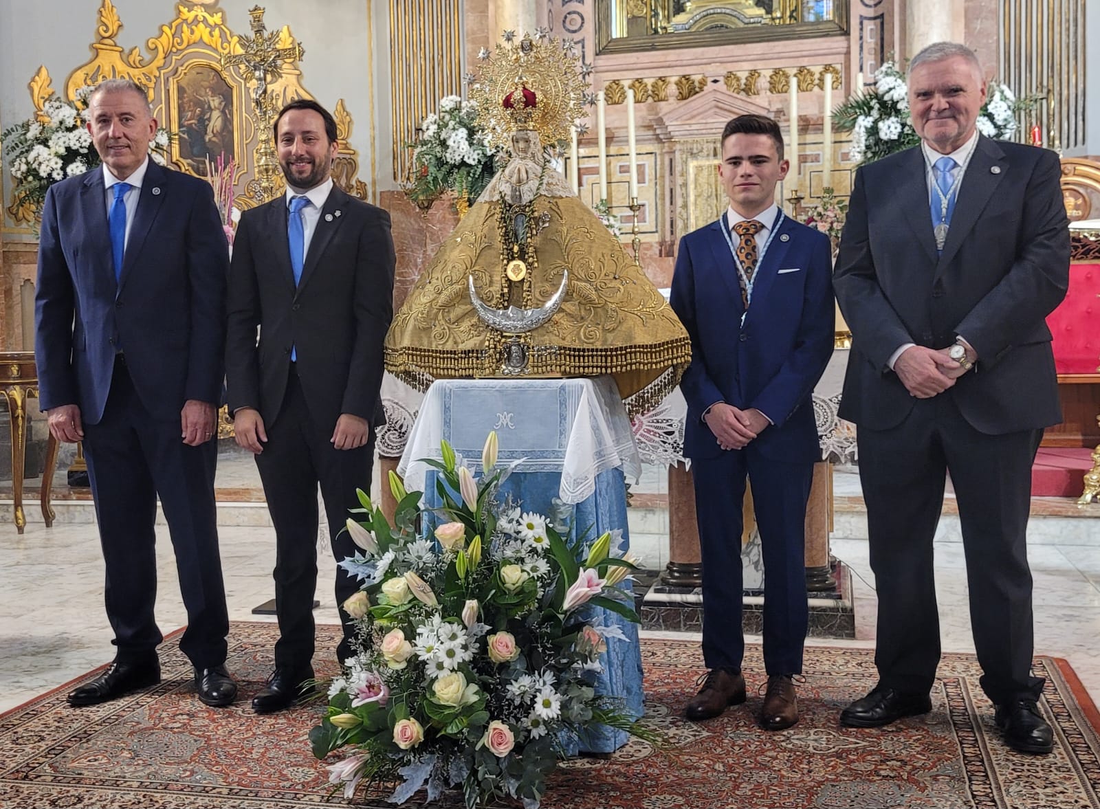 Manuel Lumbreras i Juan José Porcar prenen el relleu de l’alcaldesa Begoña Carrasco i Vicent Sales com Clavari i Perot de la Real Confraria del Lledó després de l'any del Centenari de la Coronació de la Patrona de Castelló