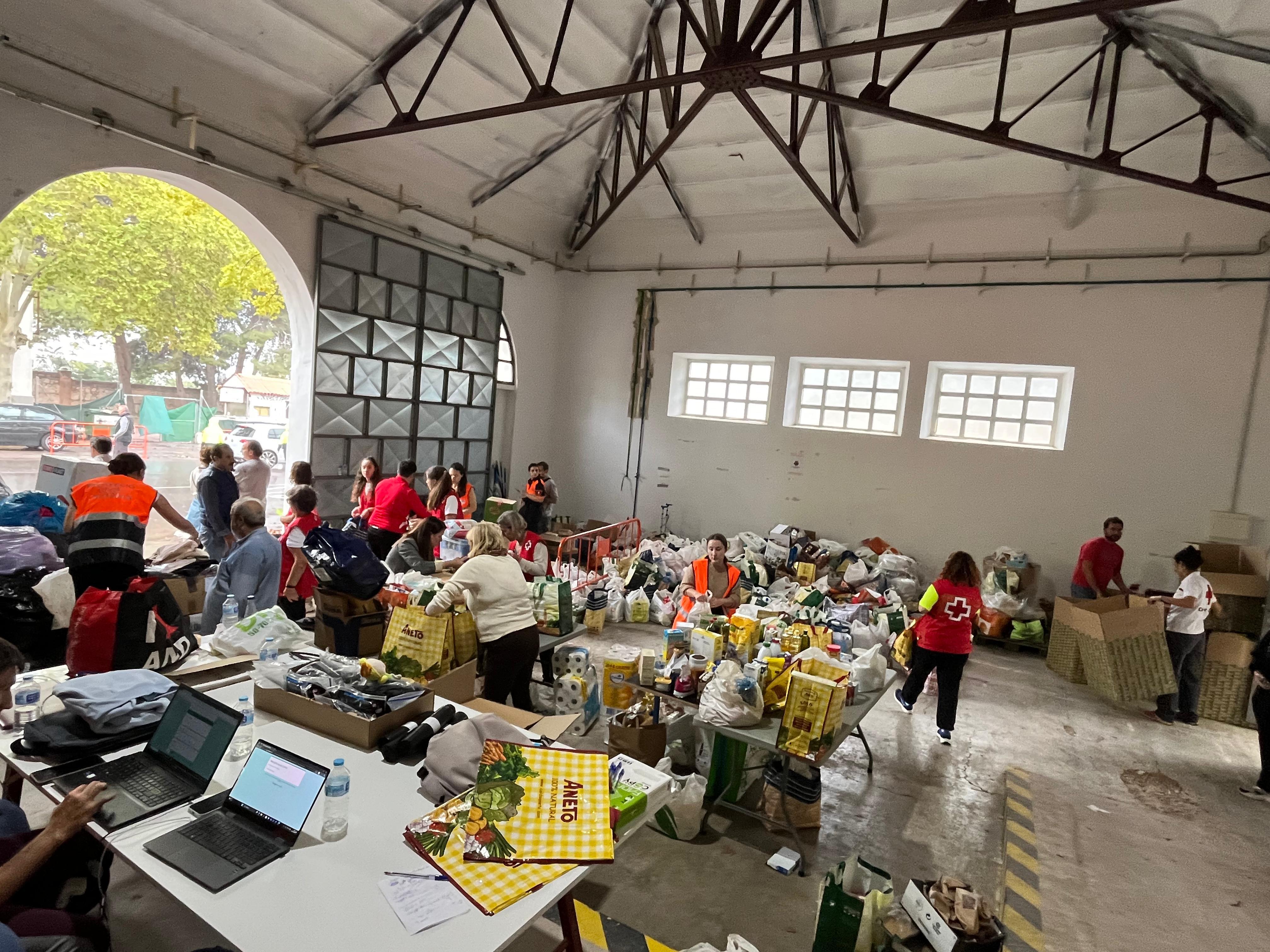 Més de 2.000 voluntaris responen a la crida de Protecció Civil de Castelló en menys de 24 hores per a continuar coordinant i col·laborant amb l'enviament d'ajuda als afectats per la DANA