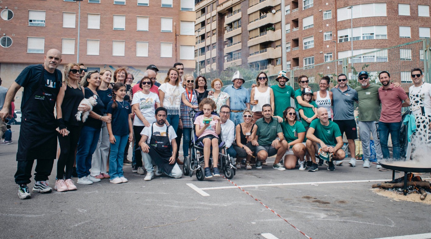 L'alcaldessa Begoña Carrasco participa en la jornada solidària en favor de l'associació l'Associació Mef2C