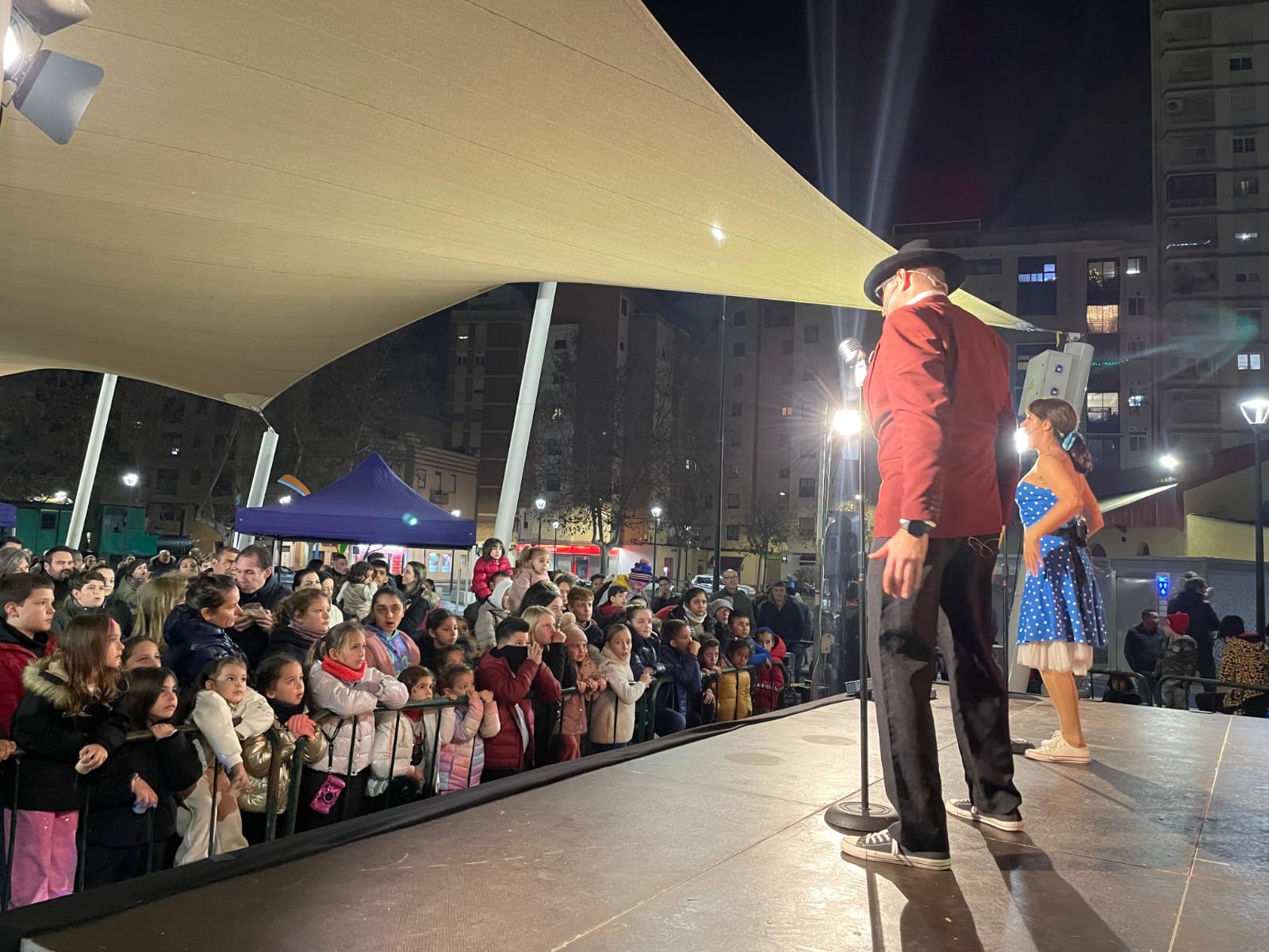 Los niños y niñas del Grao de Castellón despiden el año con el espectáculo ‘Els Rockins Xics’