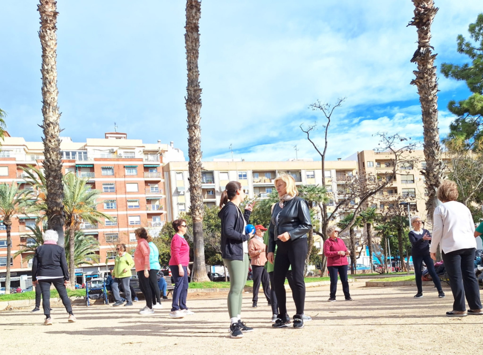 La concejalía de Gente Mayor impulsa por primera vez un programa de ejercicio sénior en los parques de la ciudad