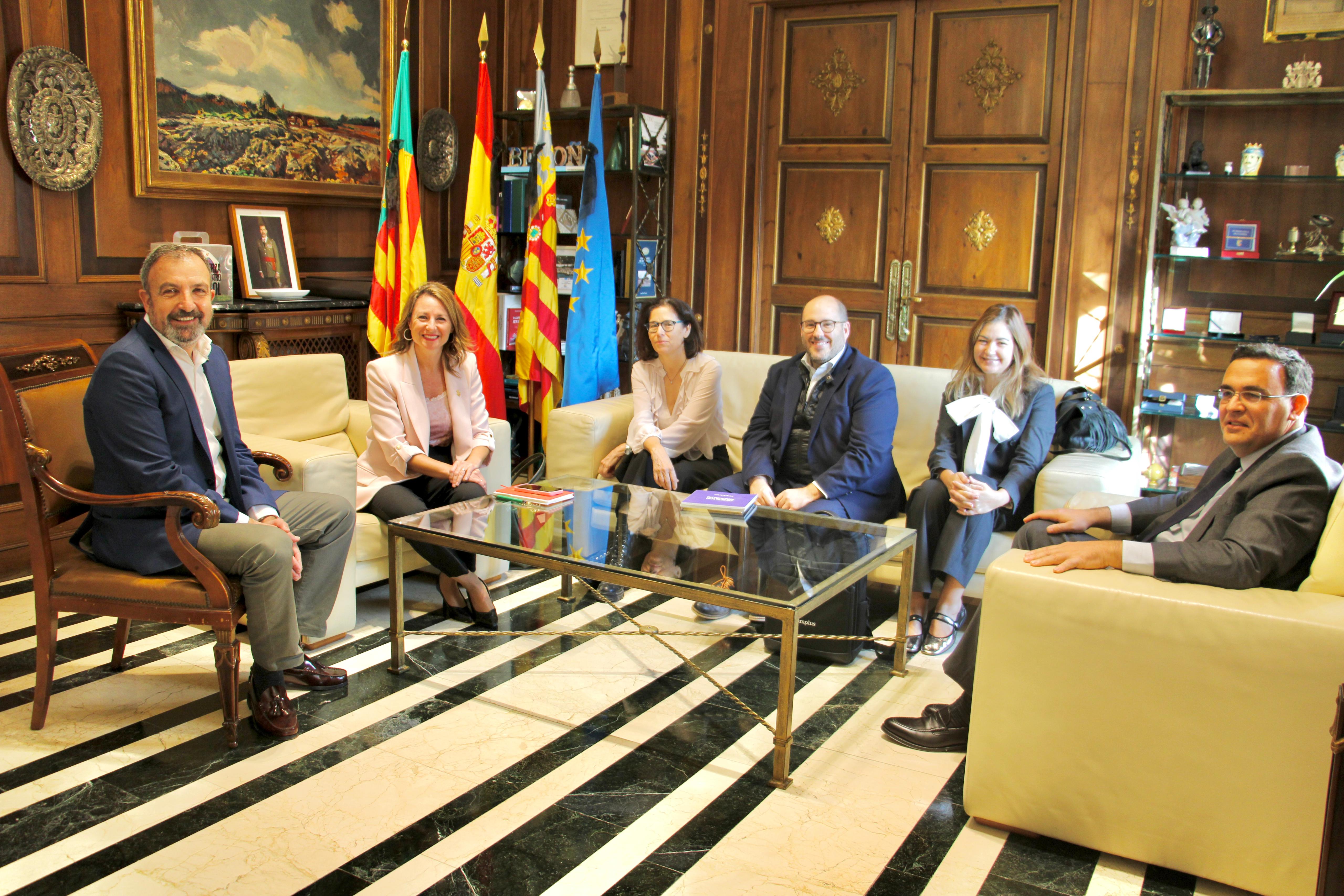 Carrasco: “Desde el gobierno apoyamos a las empresas que traen más inversiones, que generen más empleos y que convierten a Castellón en una ciudad de oportunidades”